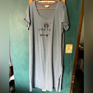NWOT Nightgown with cute cat graphic. Grey. 2X.